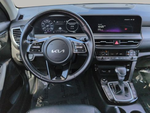 Certified 2024 Kia Seltos EX AWD/4WD image 18