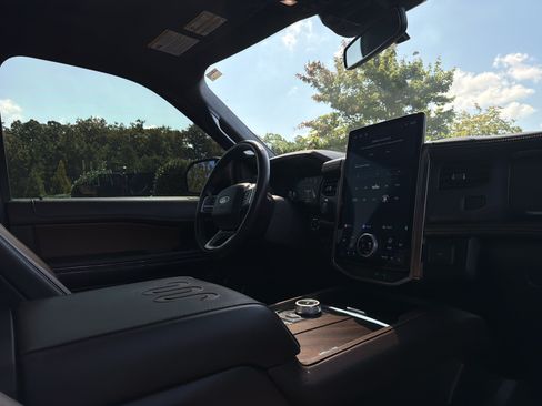 Used 2023 Ford Expedition King Ranch AWD/4WD image 6