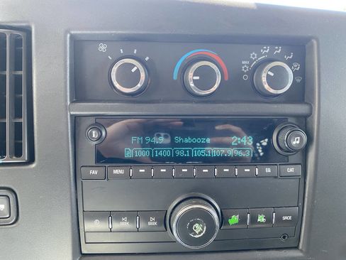 Used 2018 Chevrolet Express 2500 w/ Driver Convenience Package RWD image 24