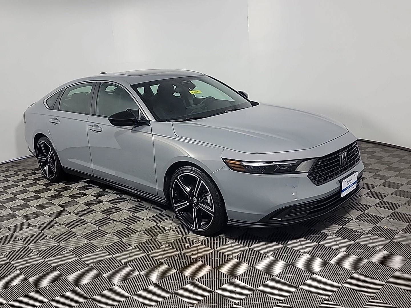 Used 2025 Honda Accord Sport image 1