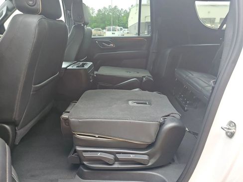 Used 2023 Chevrolet Suburban Premier RWD image 9