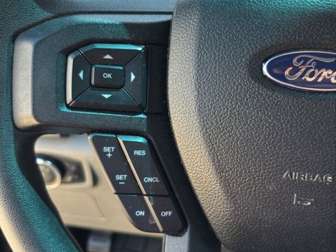 Used 2015 Ford F150 4x4 SuperCrew image 17