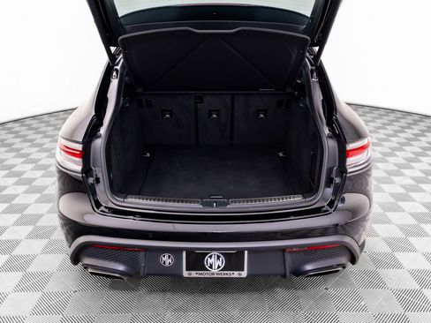 Certified 2023 Porsche Macan AWD/4WD image 29