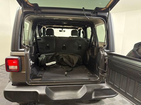 Used 2022 Jeep Wrangler Unlimited Sport AWD/4WD image 16