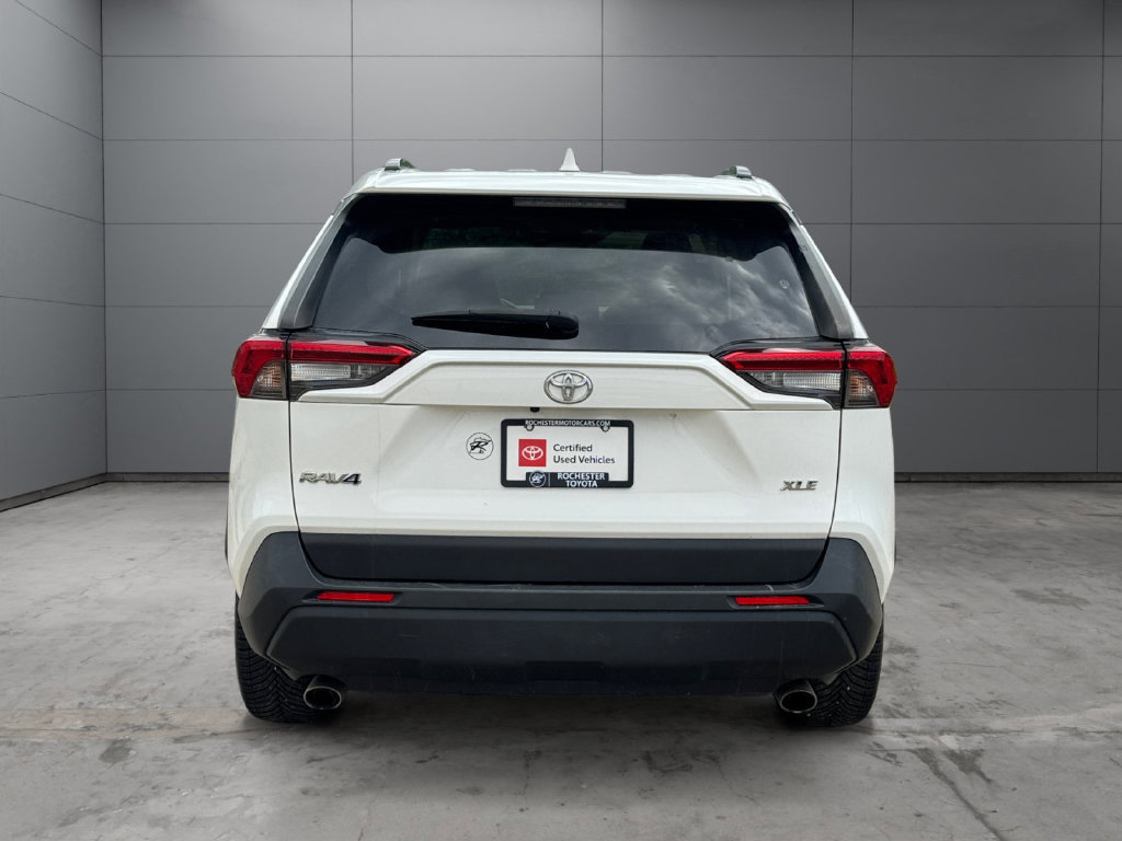Certified 2019 Toyota RAV4 XLE Premium FWD image 4