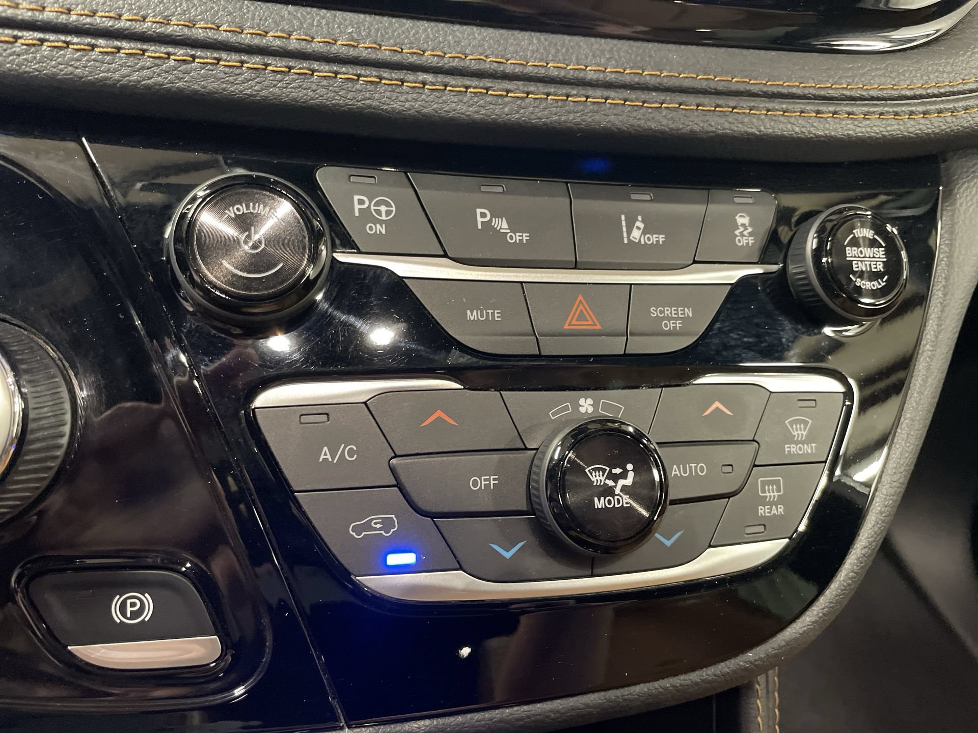 Used 2022 Chrysler Pacifica Pinnacle FWD image 36