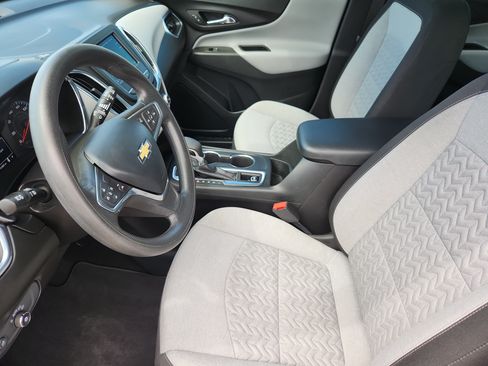 Used 2022 Chevrolet Equinox LS AWD/4WD image 9