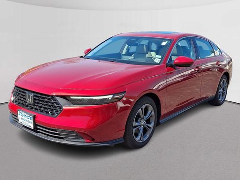 Certified 2023 Honda Accord EX image 4