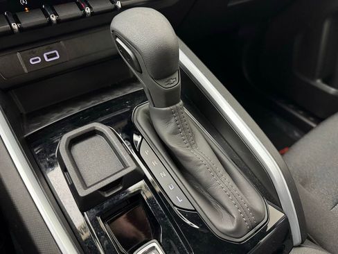 Used 2024 Chevrolet Colorado W/T w/ WT Convenience Package image 17