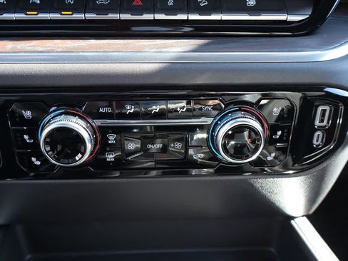 Used 2025 GMC Sierra 1500 SLT w/ SLT Premium Plus Package image 27