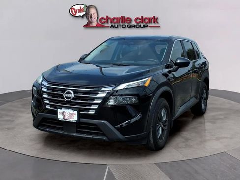 Used 2025 Nissan Rogue S FWD image 1