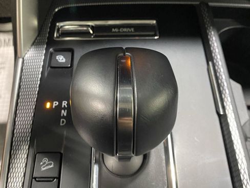 Used 2024 MAZDA CX-90 Plug-In Hybrid w/ Preferred AWD/4WD image 31