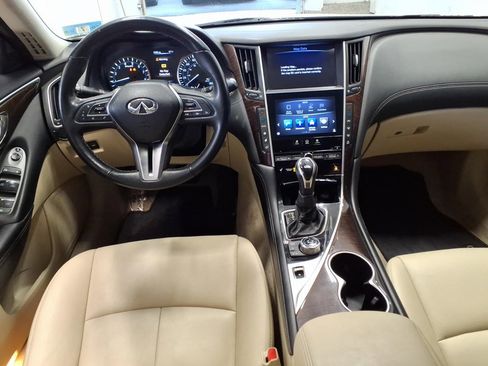 Used 2018 INFINITI Q50 Luxe w/ Essential Package (3.0T Luxe) image 9