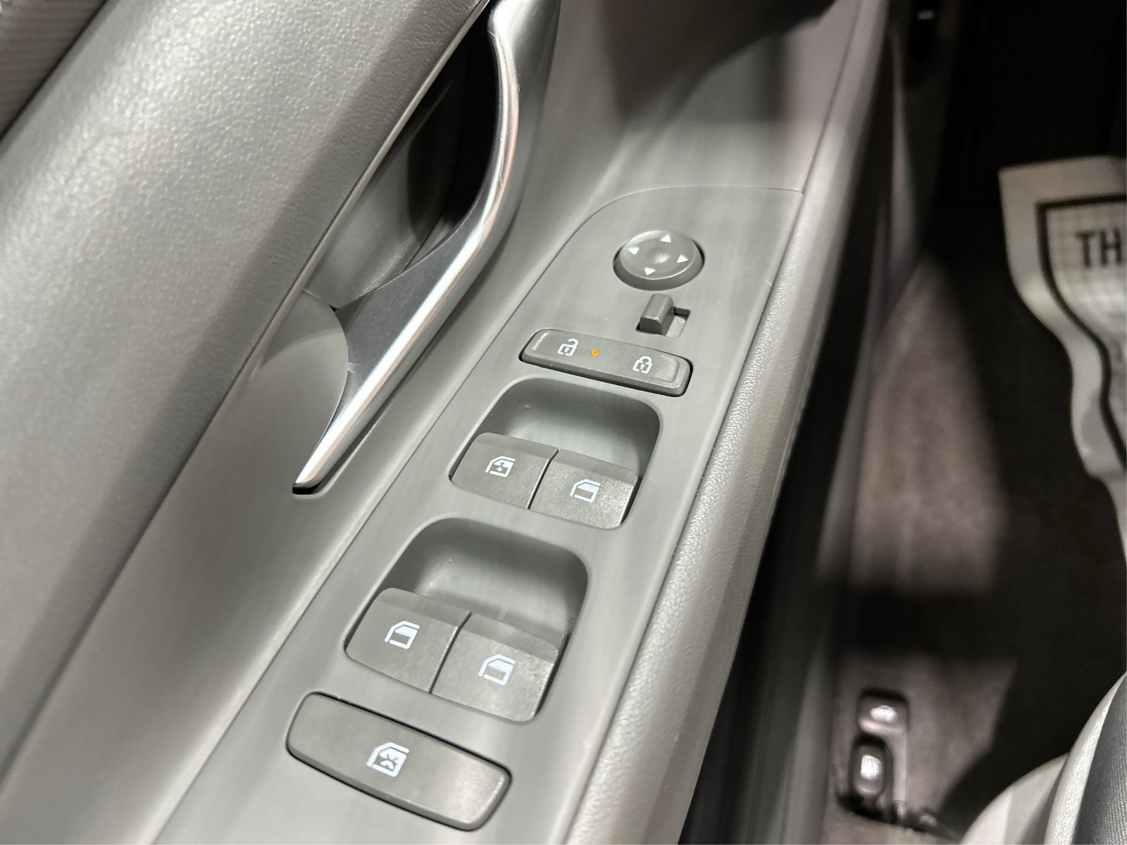 Used 2025 Hyundai Elantra SEL FWD image 29