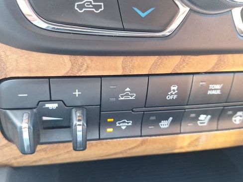 Used 2016 RAM 1500 Laramie Longhorn w/ Convenience Group AWD/4WD image 32