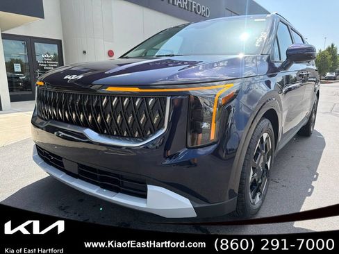 New 2026 Kia Carnival EX FWD image 3