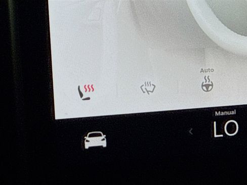 Used 2022 Tesla Model Y Long Range AWD/4WD image 19