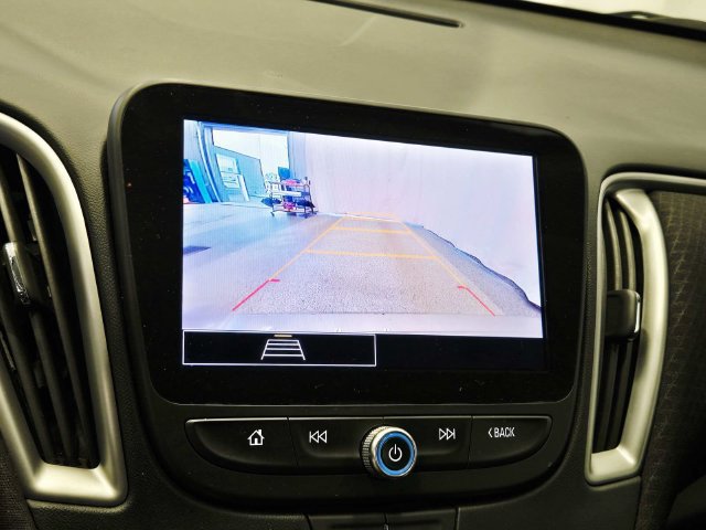 Used 2025 Chevrolet Malibu LS FWD image 22