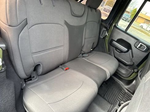Used 2022 Jeep Wrangler Unlimited Sport image 18