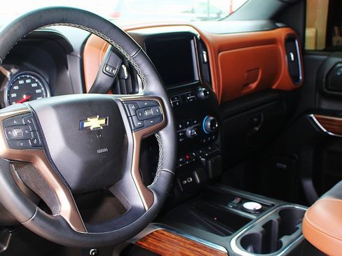 Used 2023 Chevrolet Silverado 3500 High Country image 4