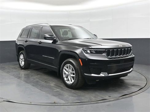 New 2025 Jeep Grand Cherokee L Laredo image 1