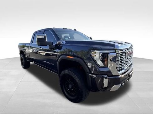 Used 2024 GMC Sierra 2500 Denali w/ Denali Reserve Package AWD/4WD image 11