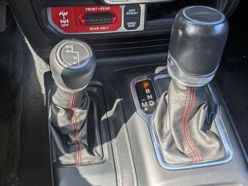 Used 2020 Jeep Gladiator Rubicon image 12