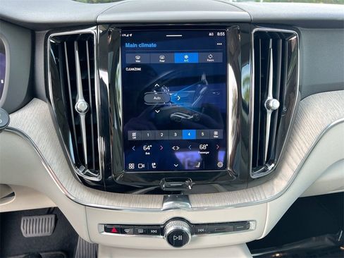 Used 2023 Volvo XC60 B5 Plus w/ Protection Package Premier image 18