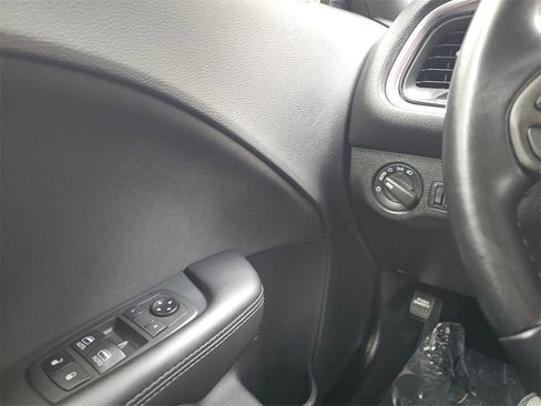 Used 2021 Dodge Challenger SXT image 24