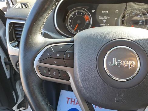 Used 2019 Jeep Cherokee Limited image 21