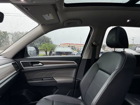 Used 2022 Volkswagen Atlas SEL AWD/4WD image 25