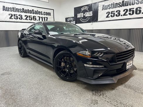 Used 2018 Ford Mustang Coupe RWD image 1