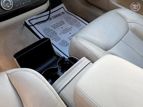 Used 2011 Cadillac DTS Luxury image 23