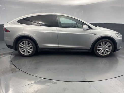 Used 2016 Tesla Model X 90D image 9