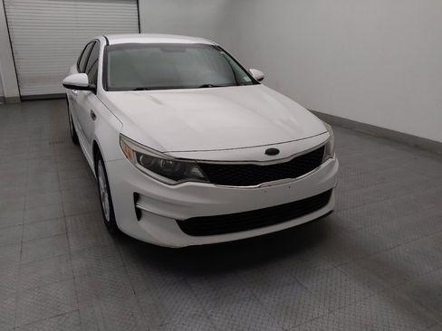 Used 2018 Kia Optima LX w/ 17" Alloy Wheels Package FWD image 14