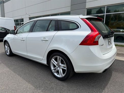 Used 2015 Volvo V60 T5 Premier FWD image 10