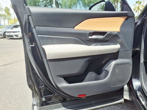 Used 2024 Toyota Grand Highlander Limited FWD image 20