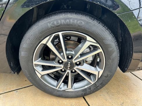Used 2024 Kia Forte LXS FWD image 14
