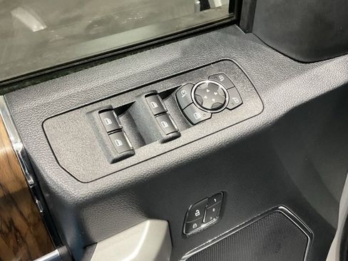 Used 2019 Ford F150 Lariat w/ Equipment Group 502A Luxury image 7