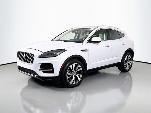 Used 2021 Jaguar E-PACE SE image 4