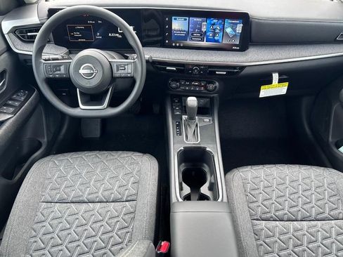 Used 2026 Nissan Kicks SV w/ Cold Weather Package FWD image 6