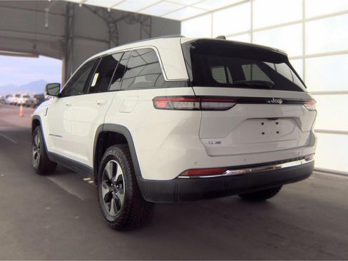 Used 2024 Jeep Grand Cherokee Limited 4xe AWD/4WD image 8