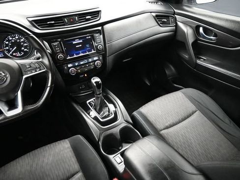 Used 2018 Nissan Rogue SV FWD image 10