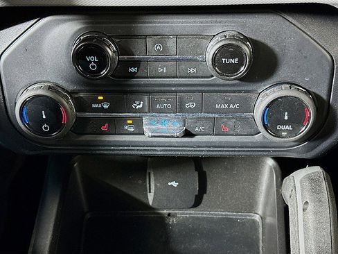 Used 2022 Ford Bronco Big Bend w/ Sasquatch Package image 18