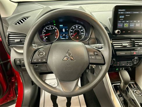Used 2023 Mitsubishi Eclipse Cross LE image 4