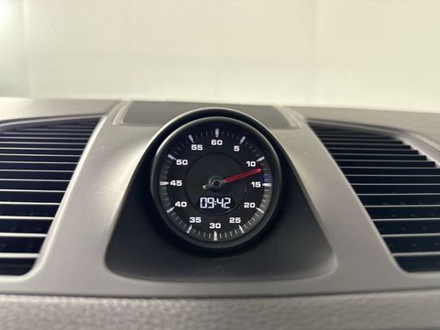 Certified 2022 Porsche Cayenne Coupe AWD/4WD image 27
