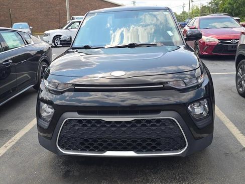 Used 2020 Kia Soul LX FWD image 2