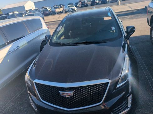 Used 2022 Cadillac XT5 Sportv w/ Platinum Package AWD/4WD image 3
