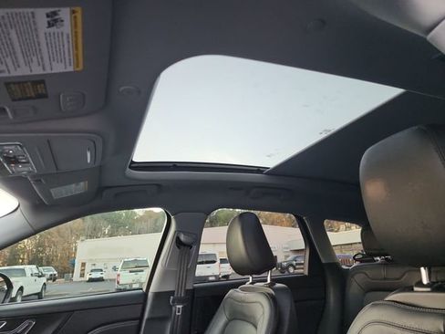 Used 2022 Lincoln Corsair Reserve image 18