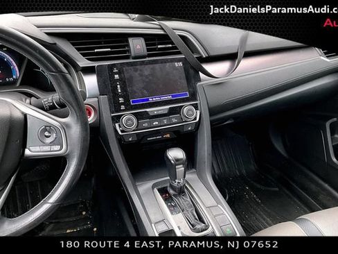 Used 2017 Honda Civic Touring image 6